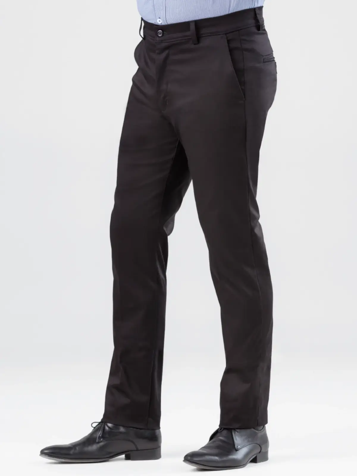 Pantalón ejecutivo negro hombre frente